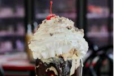 LOVE TRIANGILE SUNDAE 