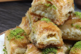 Nahsh Plate With Cream And Pistachios (6) Pieces