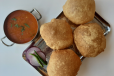 Poori Raseela Aloo