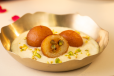 Gulab Jamun With Rabdi