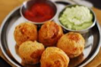 Aloo Bonda With Chutney