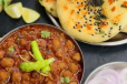 Paaji Aloo Kulcha With Chole