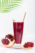 pomegranate juice عصير رمان 