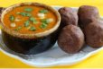 RAGI MUDDHA WITH CHICKEN CURRY