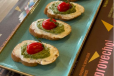Piqueos Navidenos Con Salsa Pesto Tomate( 4 Pcs)