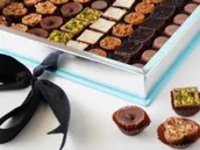 
                                Chocoholics Cafe Chocolates & Flowers