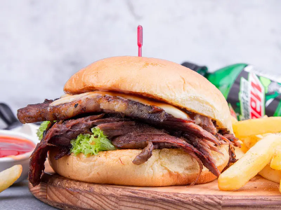 Wagyu Burger Brisket Burger (Al Mathaq Al Almani)