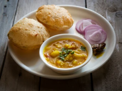 
                                Station India Restaurant