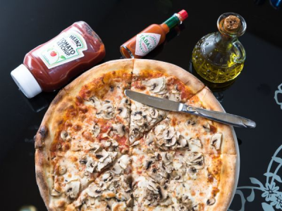 
                                Bella Vista Pizzeria