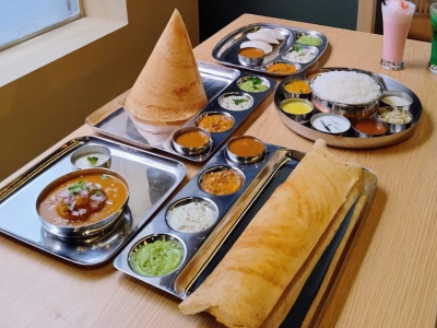 
                                Raagam Vegetarian Restaurant