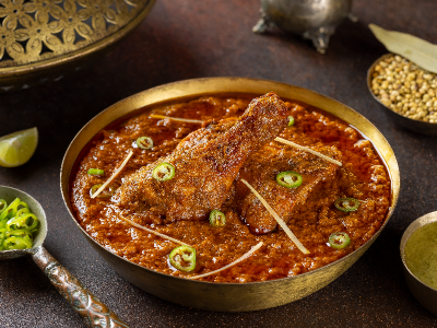 
                                Nazeer Foods Restaurant