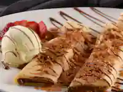 Crepeaholic Cafe